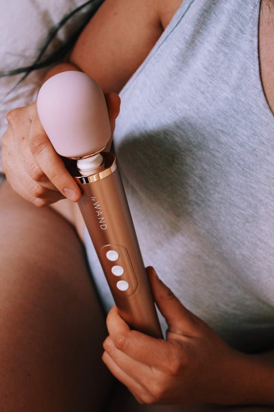 Le Wand Petite - Assorted Colors